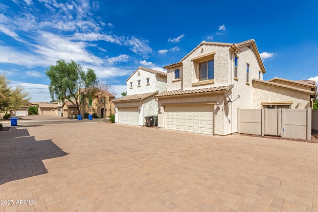 Building Photo - 2143 W Le Marche Ave
