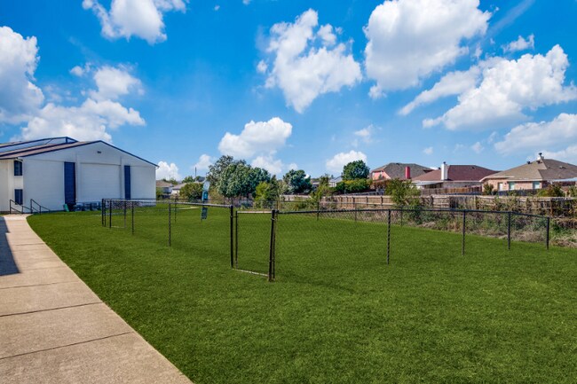 Building Photo - 834 Timberlake Dr