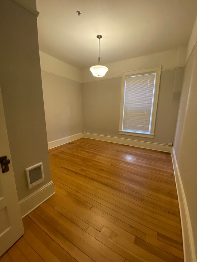 Building Photo - Cute 1bd/1bth in Cottage Grove w/ Stainles...