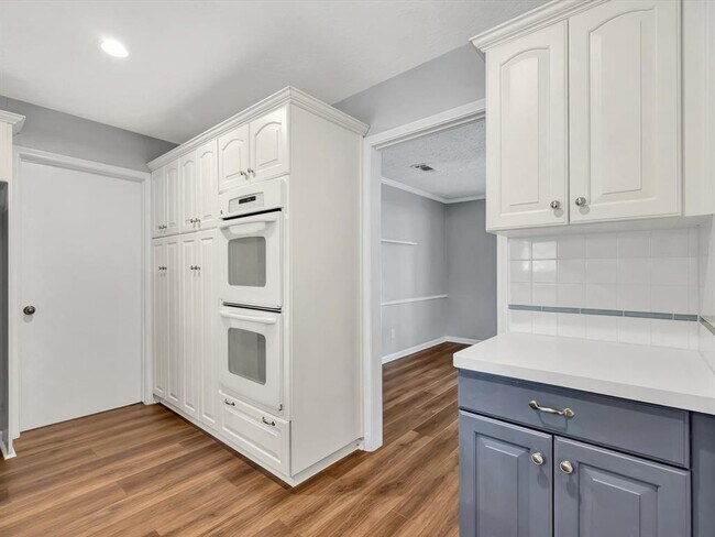Building Photo - 15014 Torry Pines Rd