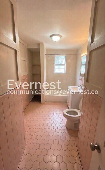 Building Photo - 504 Francis Pl SW