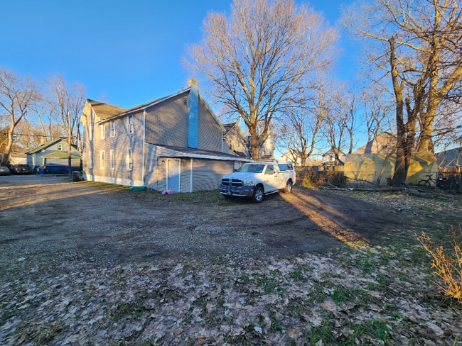 Building Photo - 214 E Belmont St