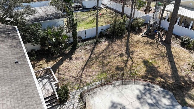 Building Photo - 613 62nd Ave N