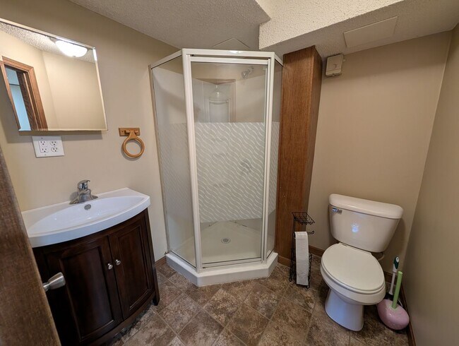 Building Photo - Elk River 3bd 2ba House For Rent