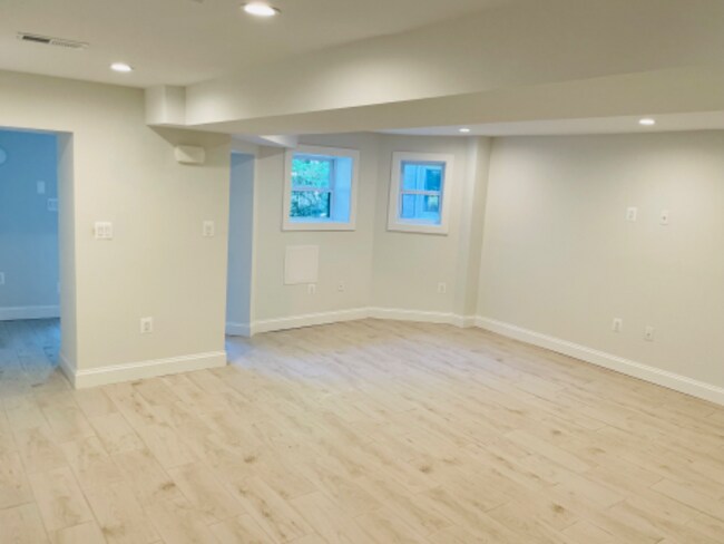 Building Photo - 638 Rock Creek Church Rd NW