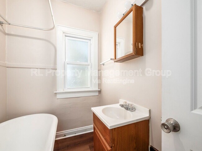 Building Photo - 1168 E Whittier St