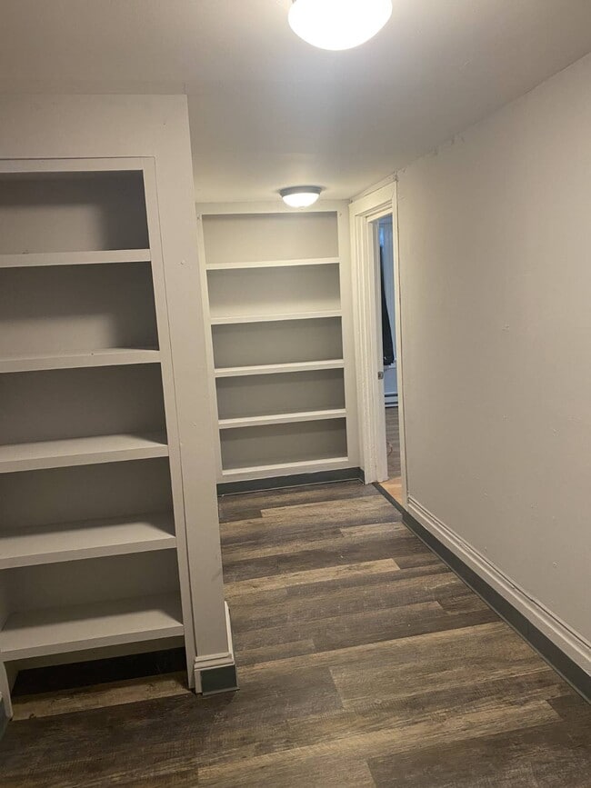 Building Photo - 516 4th St