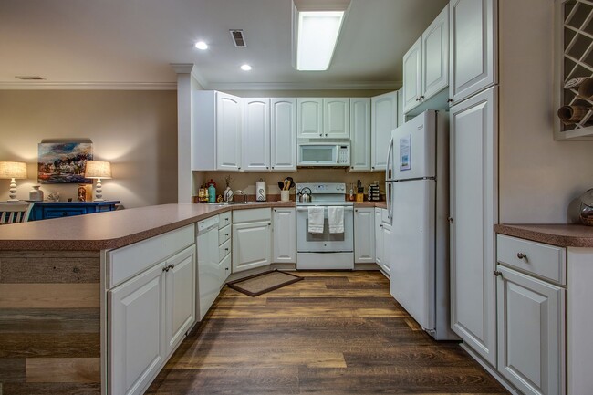 Building Photo - FURNISHED CONDO - LEWES