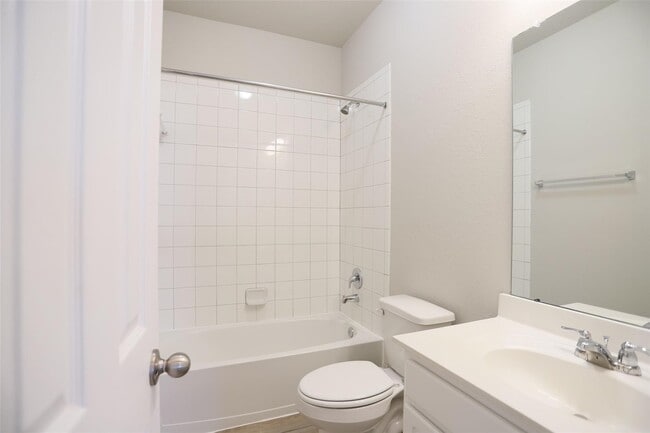 Building Photo - 26046 Quiet Field Ct