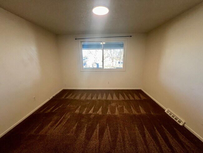 Building Photo - Affordable Two Bedroom Now Ready!