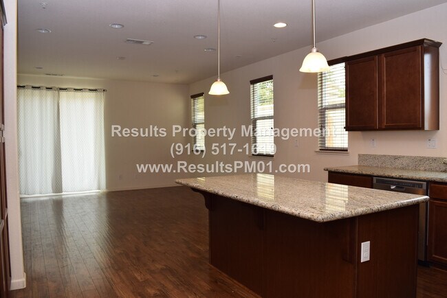 Building Photo - Gated West Roseville Spacious 4 Bed 3 Bath