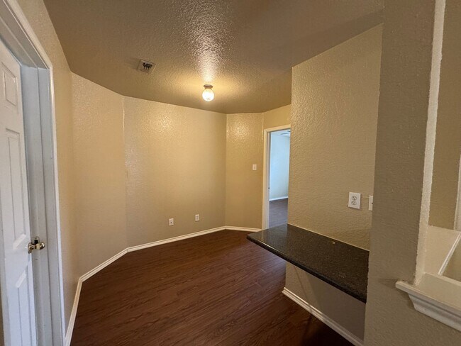 Building Photo - Move-In Ready 3BR Home with Open Living & Large Backyard Leon Valley | 410 & Bandera Rd