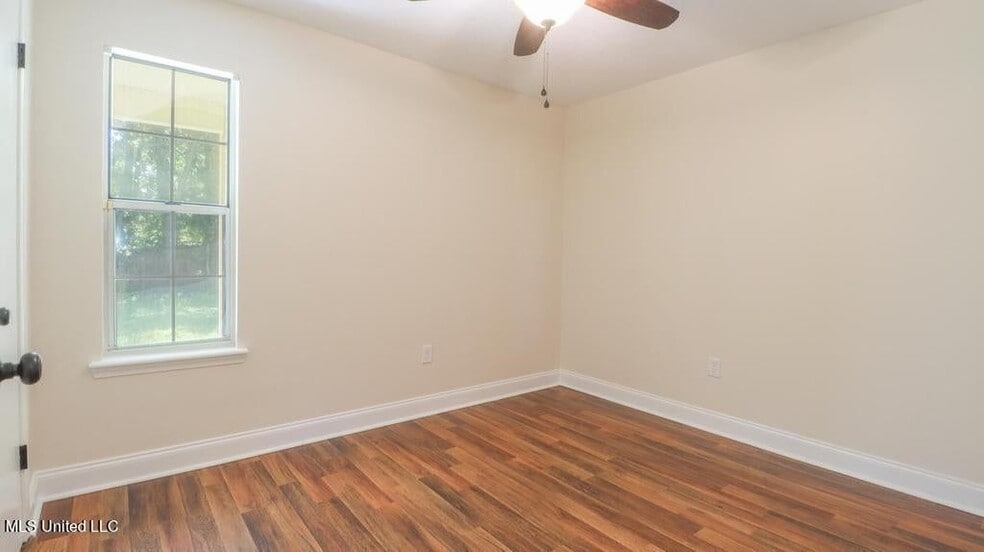 Building Photo - 1737 James Buchanan Dr