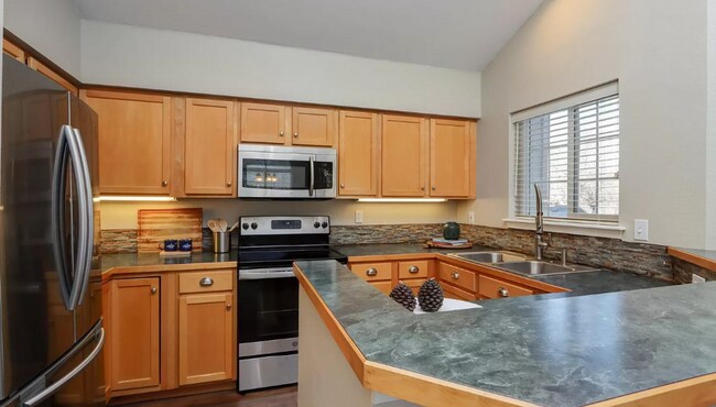 Building Photo - Beautiful Condo In Surprise Valley!