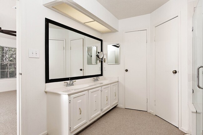 Building Photo - 35 Berryfrost Ln