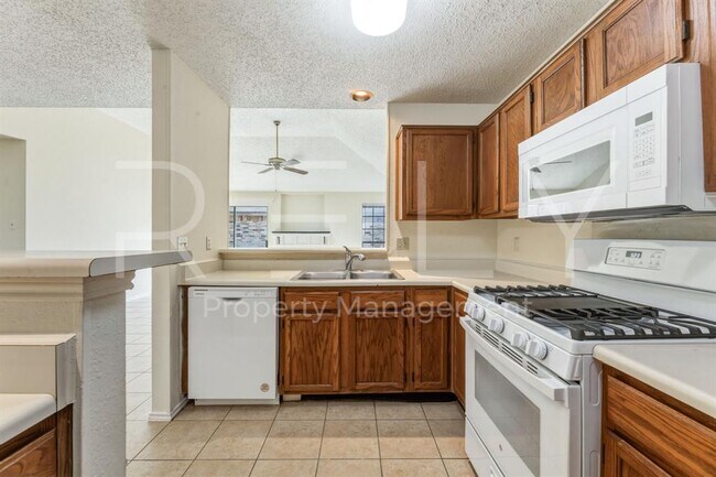 Building Photo - 604 David Curry Dr