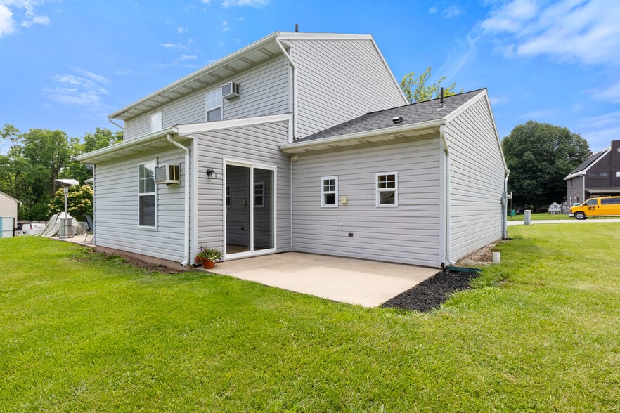 Building Photo - 2957 Solar Dr