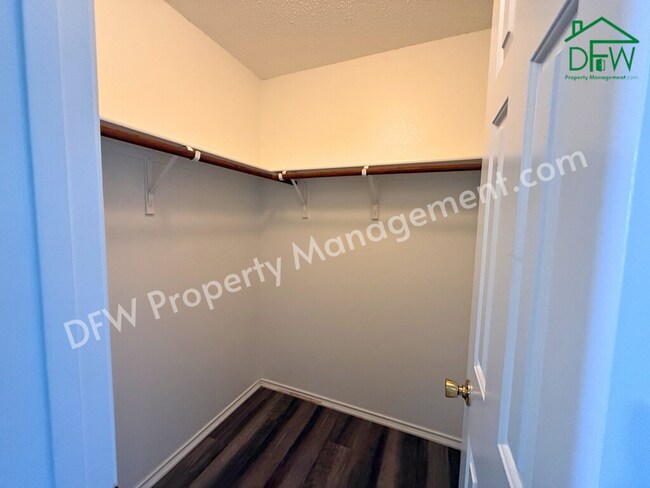 Building Photo - 2-Story 4 BR Home with Large Backyard & Game Room