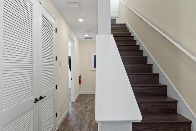 Building Photo - 8040 Lost Shaker Ln