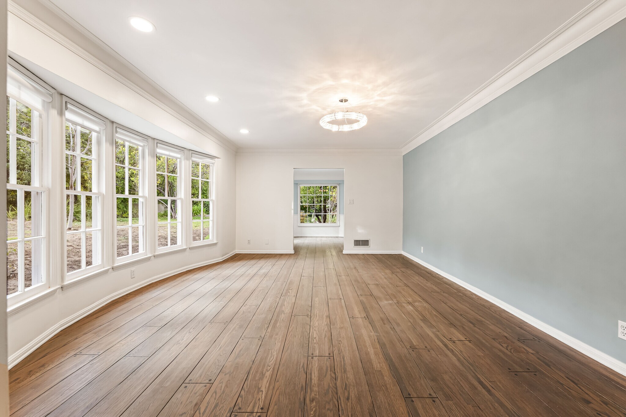 Building Photo - 2450 Hermosita Dr