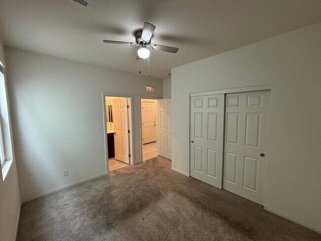 Building Photo - Beautiful 5-Bedroom, 4.5-Bath Home with St...