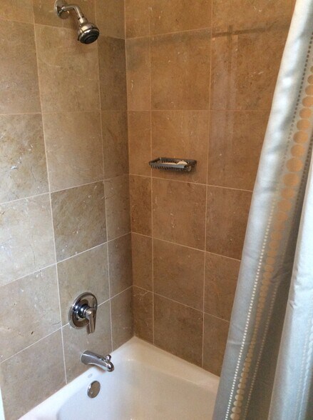 MASTER 1 -BATH - WALK-IN CLOSET - 52 T St NW