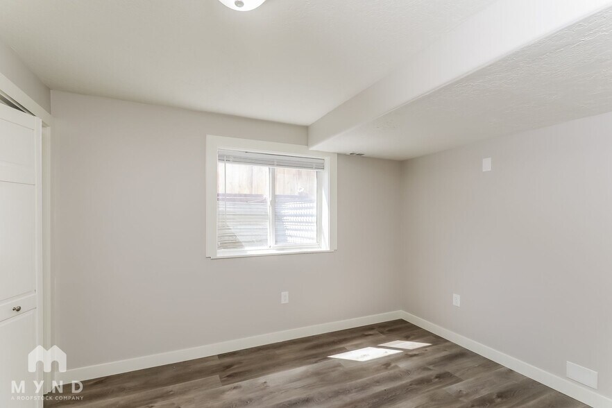 Building Photo - 1652 N 2275 W