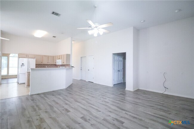 Building Photo - 2314 Kingsbury Dr