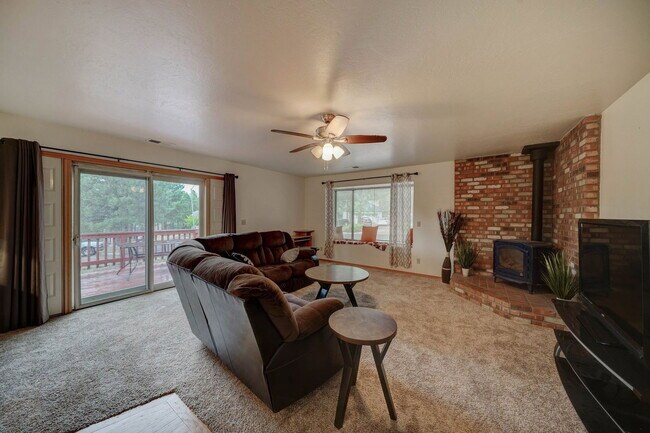 Building Photo - 1540 Spanish Moss Way