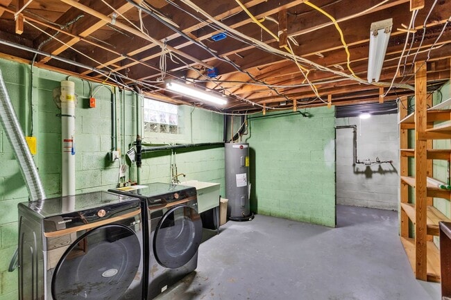 Building Photo - Updated 3BR Home with Central Air & Finished Walk-Out Basement - Sewickley, PA