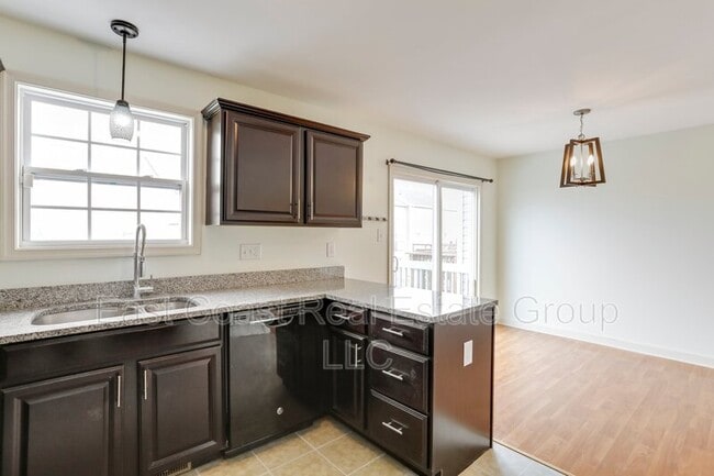 Building Photo - 38 Envy Ct