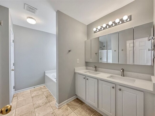 Building Photo - 1418 Hamlin Park Cir