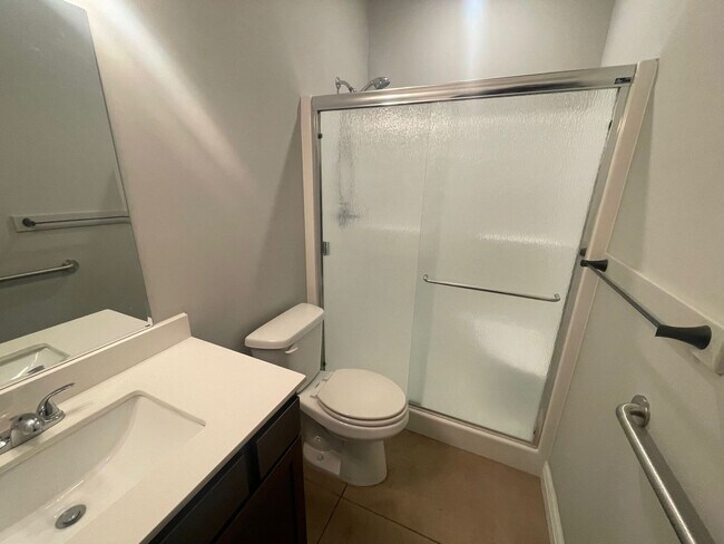 Building Photo - 1417/19/21 N Glancey St