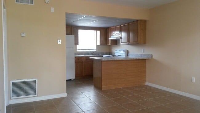 Building Photo - 510 Grapefruit Ave