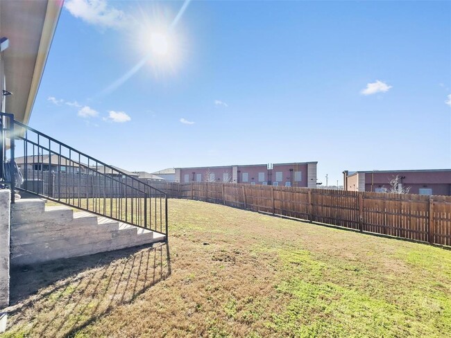 Building Photo - 124 Brody Ln
