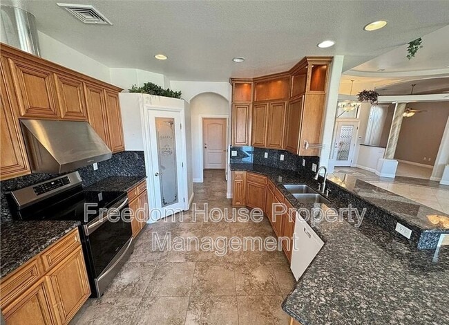 Building Photo - 3580 Prairie Ave