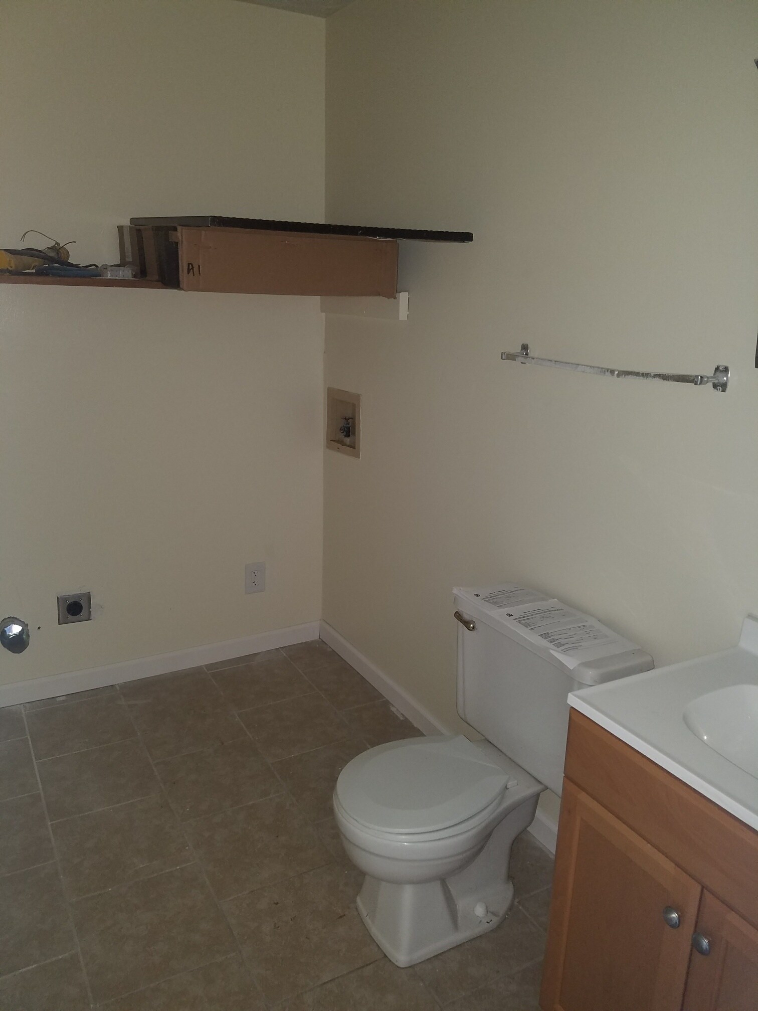 half bathroom - 5735 Aftonshire Dr
