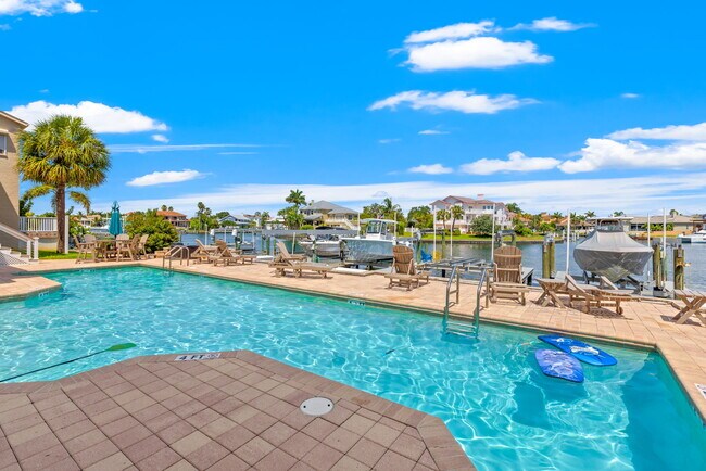 Building Photo - 487 Pinellas Bayway S