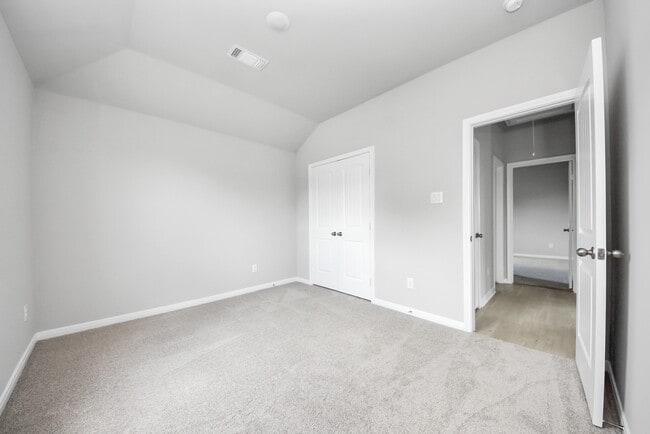 Building Photo - 1105 W Bayshore Dr