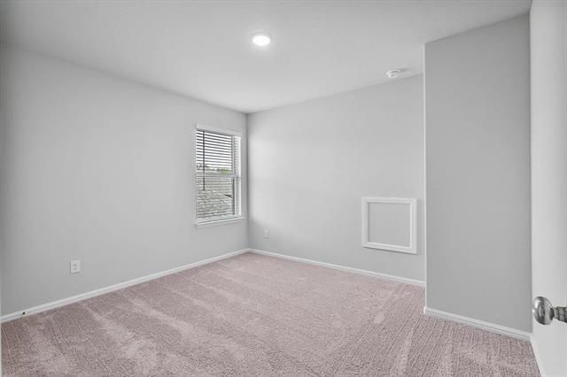 Building Photo - 422 Wydown Dr