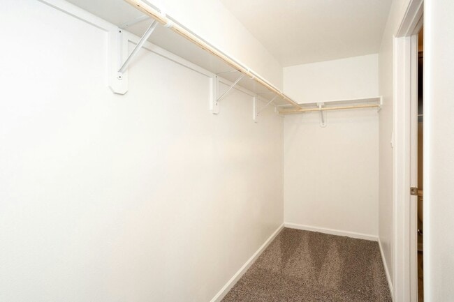 Building Photo - 48440 Fox Hollow Blvd