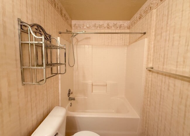 Building Photo - 17553 Gold Dr