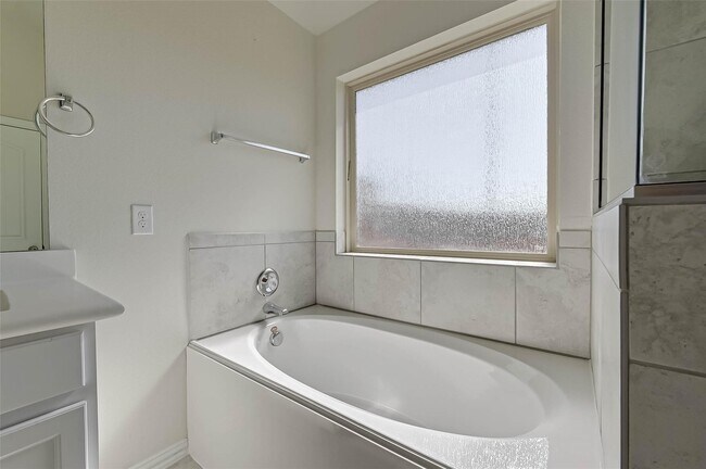 Building Photo - 20323 Creekdale Bend Dr