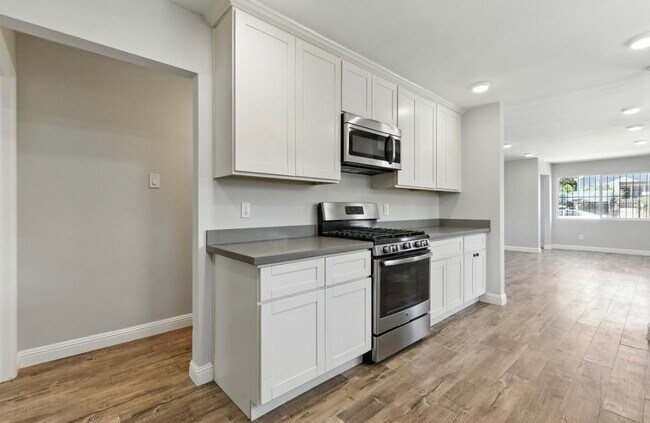 Primary Photo - 5821 E 17th St