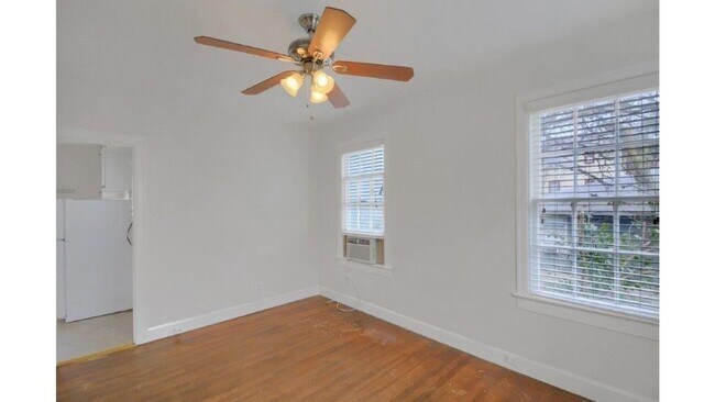 Building Photo - 401 E 33rd St