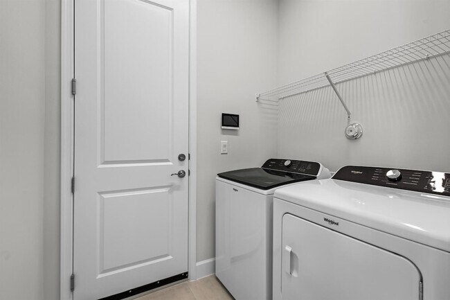 Building Photo - 14200 Lacebark