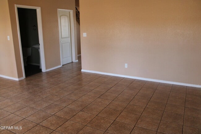 Building Photo - 4056 Tibuni Pl