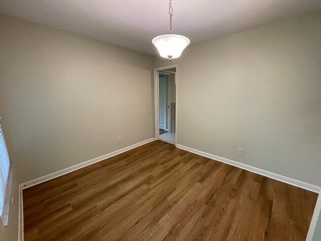 Building Photo - ANNUAL RENTAL - LAKEWOOD 1 BED/1 BATH WITH CARPORT