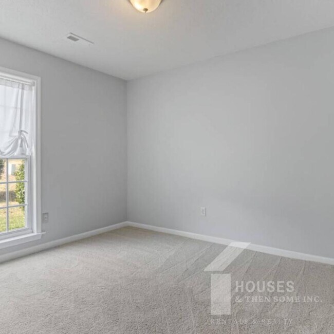 Building Photo - 110 Stonington Way