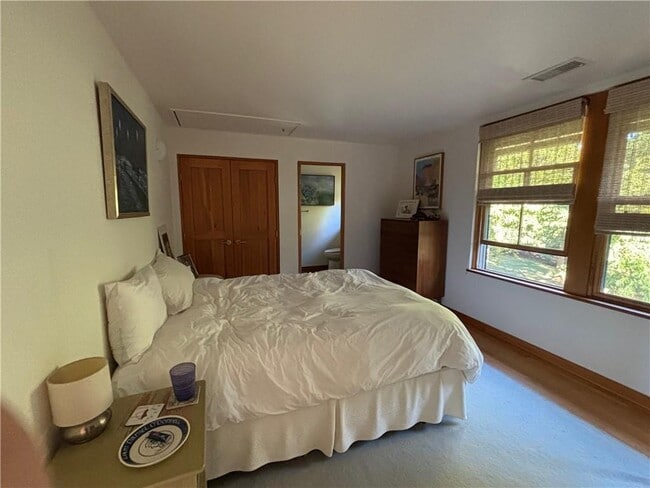 Building Photo - 192 Racquet Rd